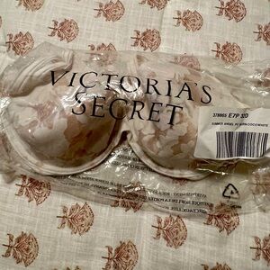 Victoria’s Secret bra NWT